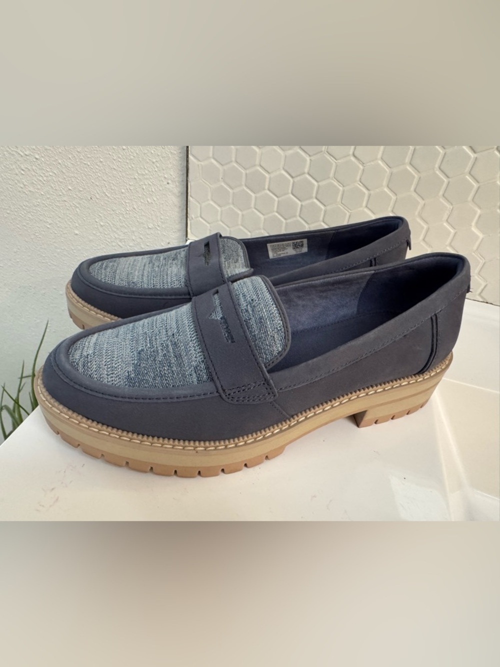Like New Toms Cara Penny Loafers Navy Blue Casual Loafers with Chunky Sole
